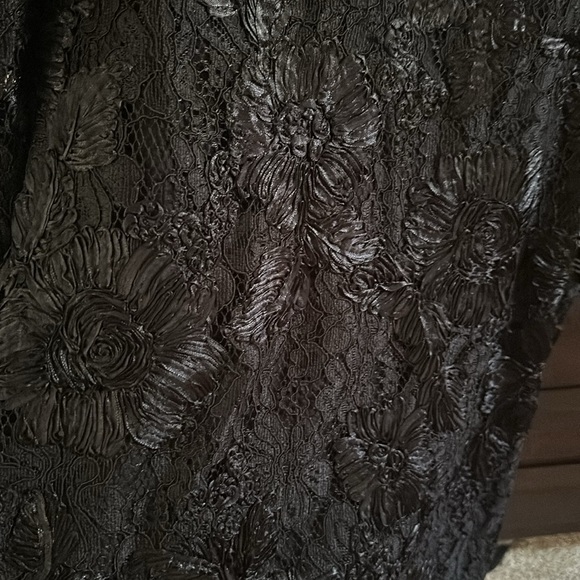 Express flower lace dress - Picture 5 of 12